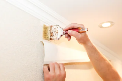 Pose de papier peint à Cercottes — revêtements muraux et toiles de verre
